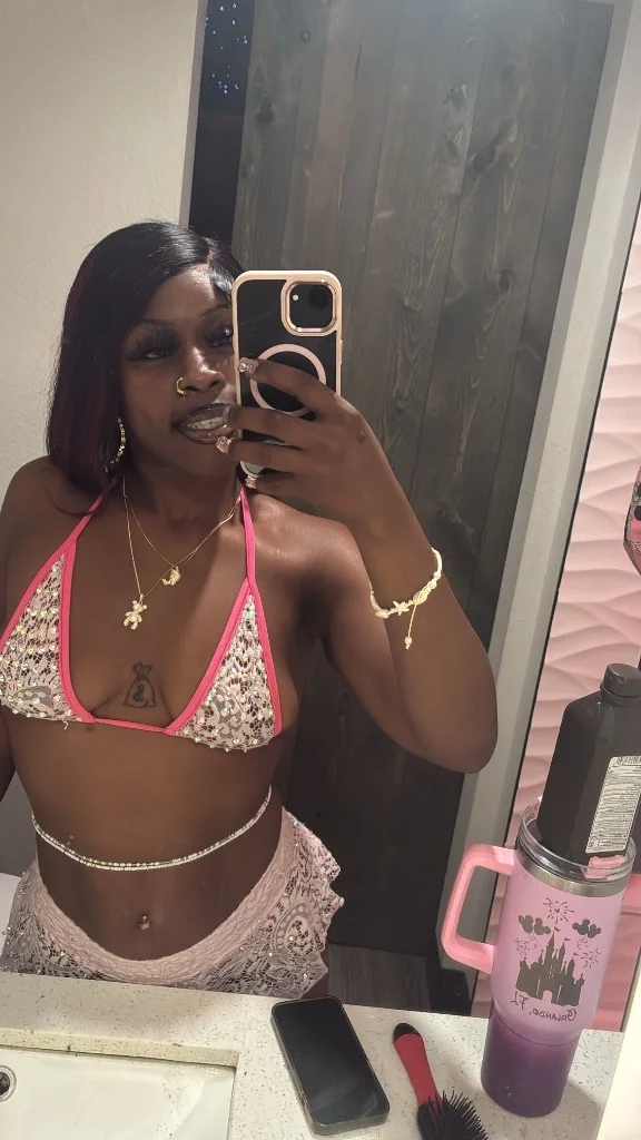 Take a Peek Available 24/7 In in Phoenix - Women Seeking Men photo 3