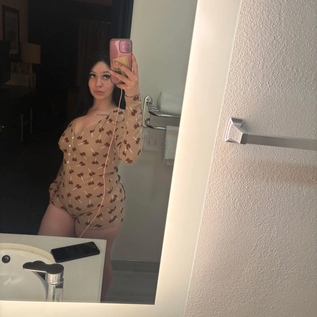 in town for the weekend in Phoenix – Women Seeking Men photo 6