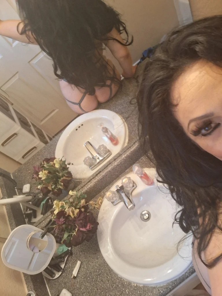 Gianna xxx in Phoenix – Women Seeking Men photo 6