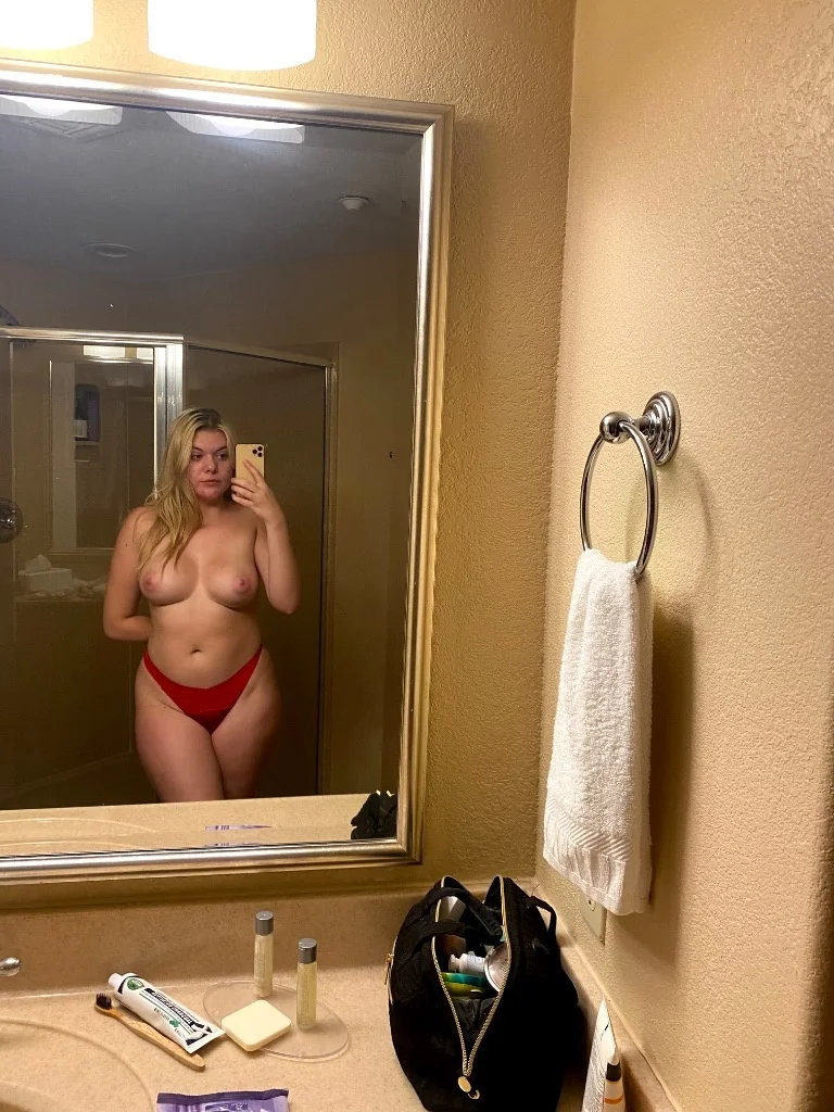Sweet and Sexy Busty Blonde Outcall Incall Car Date Facetime Shows