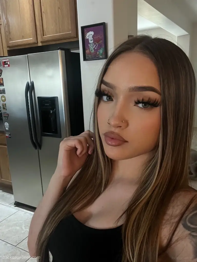 PETITE BRUNETTE BARBIE AVAILABLE FOR FUN in Phoenix – Women Seeking Men photo 4