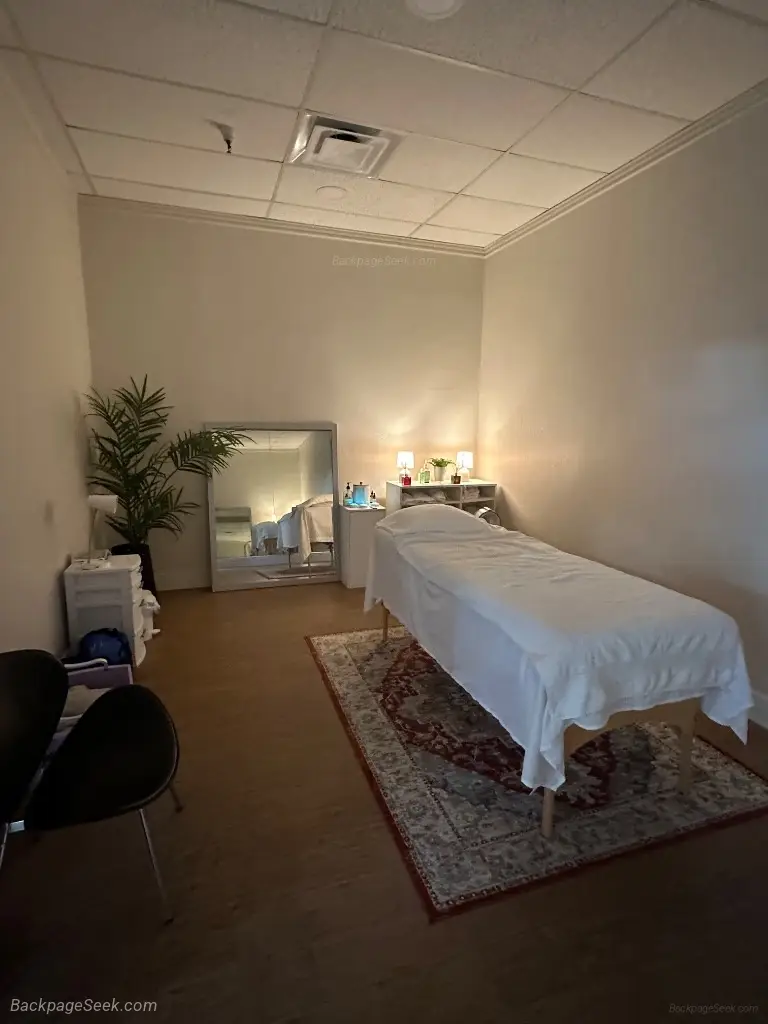 Massage Therapy in Phoenix – Women Seeking Men photo 2