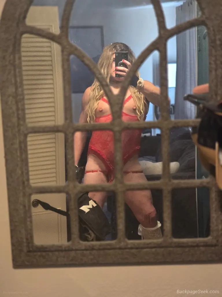Who me i'm available right now can travel or host in Phoenix – Women Seeking Men photo 4