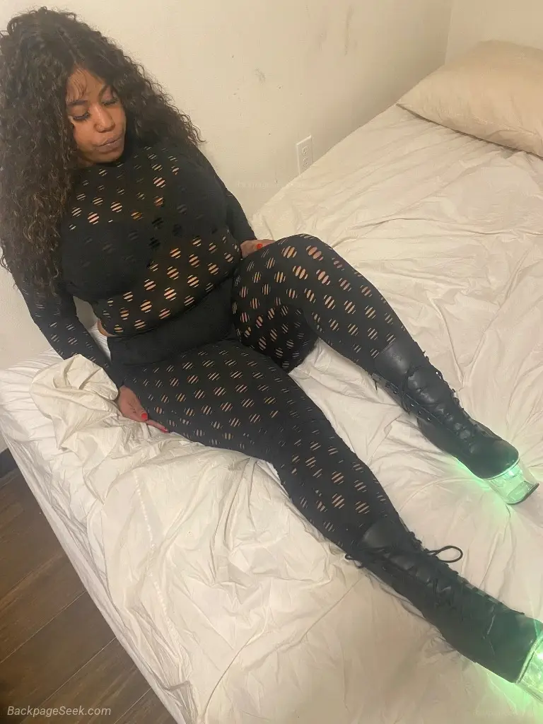 THR T G T Dominican thickyy STACKED LIKE PANCAKES in Phoenix – Women Seeking Men photo 4