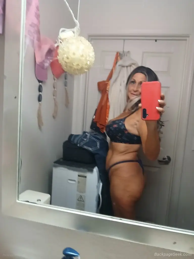y'all know you only live once in Phoenix – Women Seeking Men photo 4