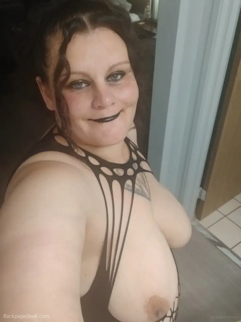 looking for some greek fun and more msg me for details