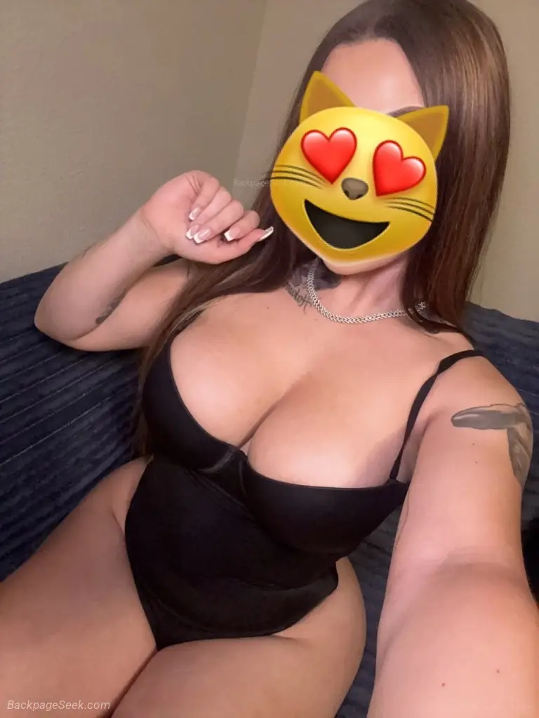 Hey handsome I'm new to this site and available 247 to give... in Phoenix – Women Seeking Men photo 3
