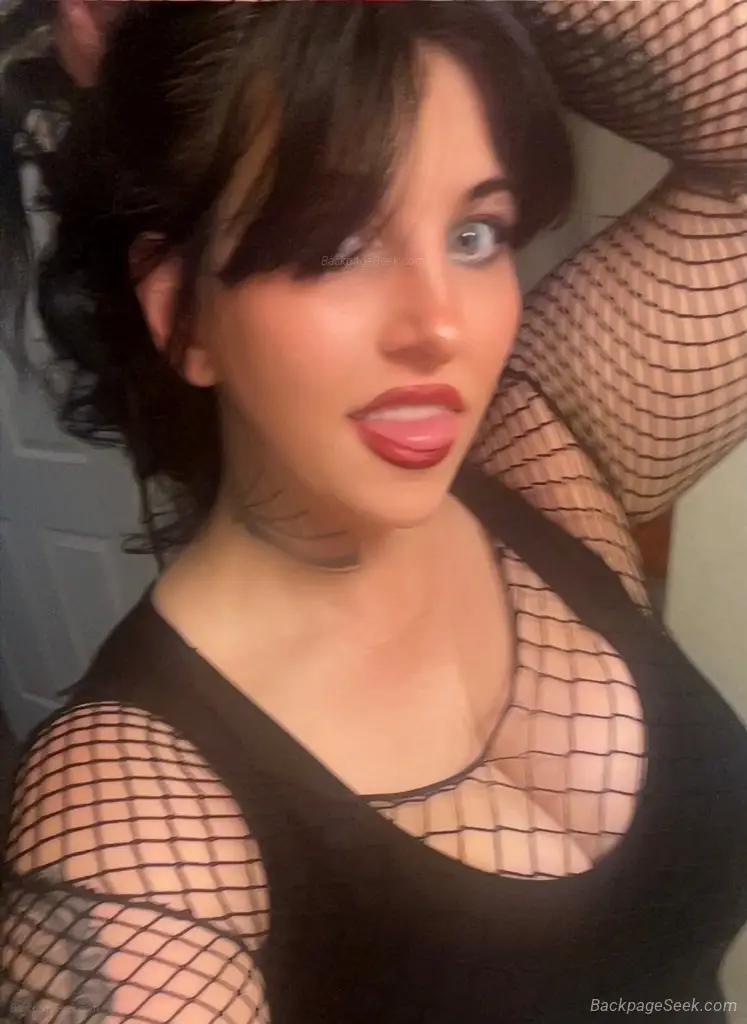 curvy cougar in Phoenix – Women Seeking Men photo 4