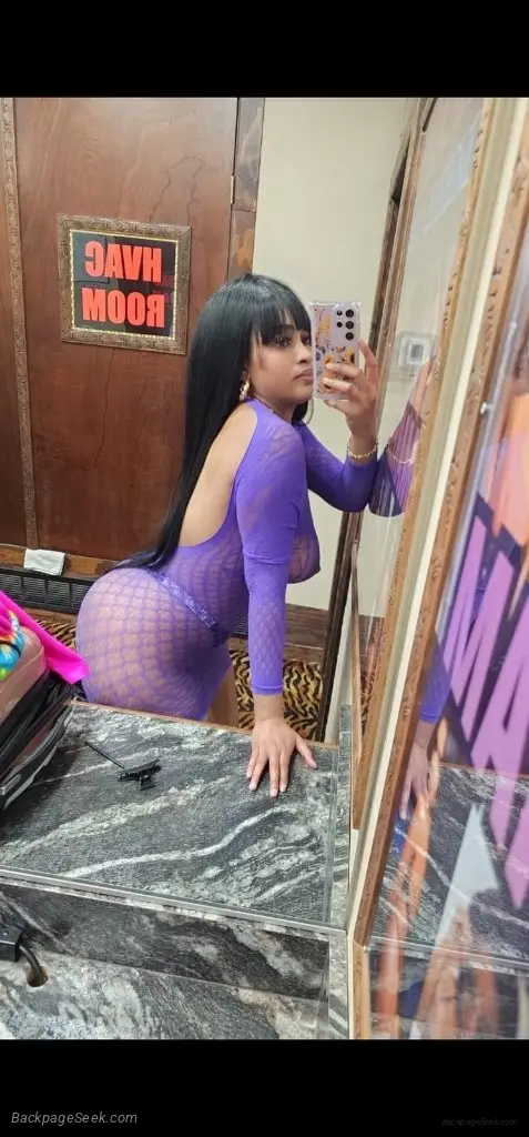 chica sexy natural lista para pasar buen momento
