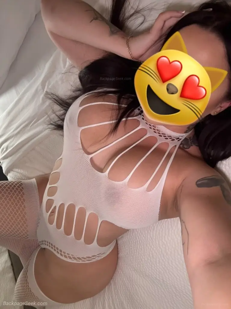 Hey handsome I'm new to this site and available 247 to give... in Phoenix – Women Seeking Men photo 2