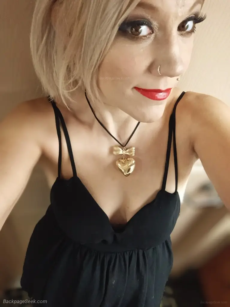 ***PHOENIX'S FAVORITE PARTY GIRL***