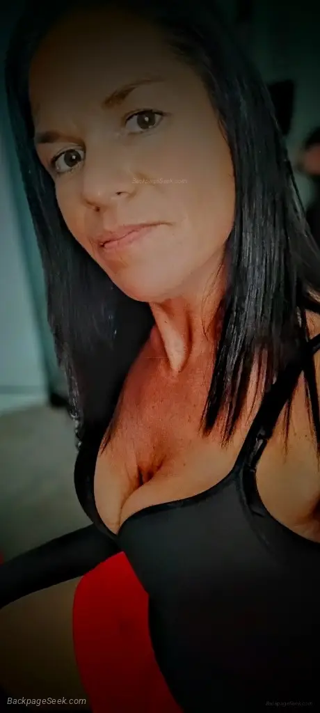 We re all just a bunch of freaks Some of us are just more ho... in Phoenix – Women Seeking Men photo 6