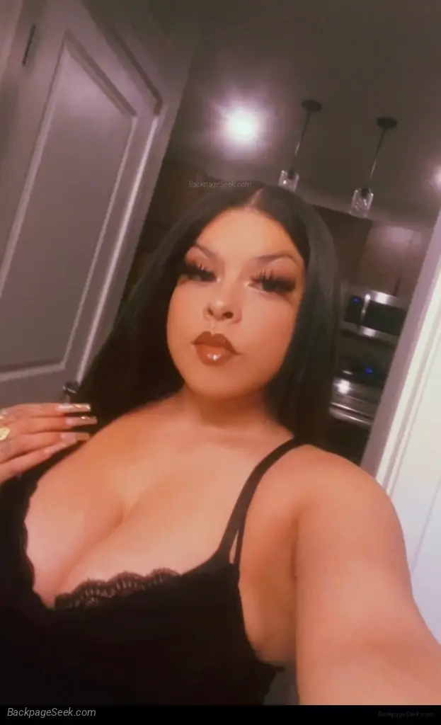WET THICK LATINA