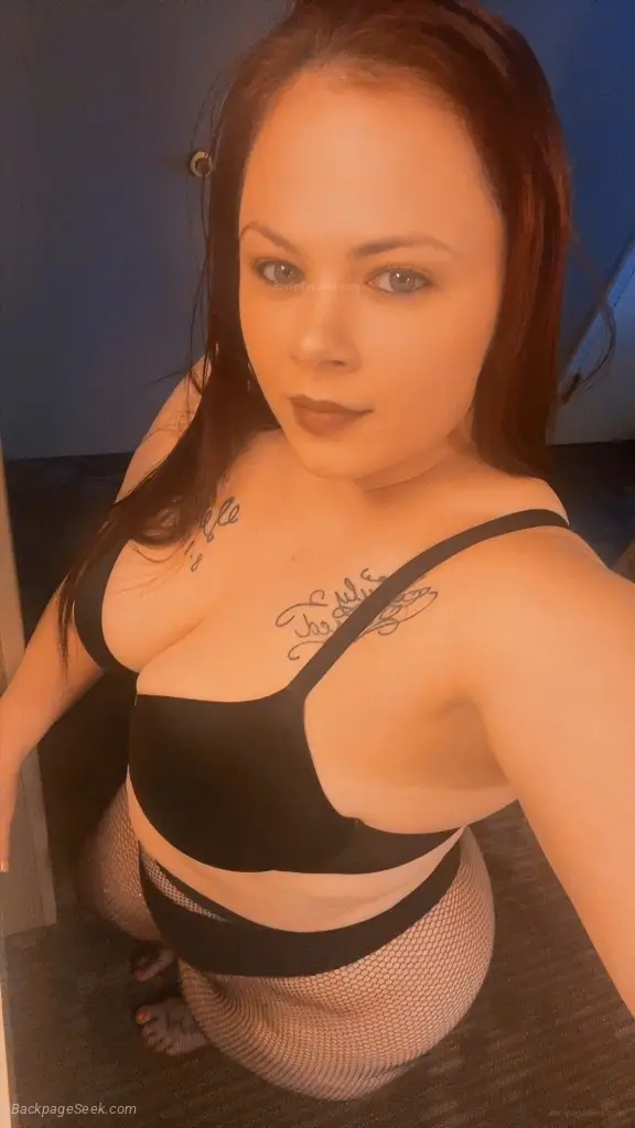 Cranberry Twnship TWO DAYS Red Head with Soft Curves and Hap... in Pittsburgh – Women Seeking Men photo 4