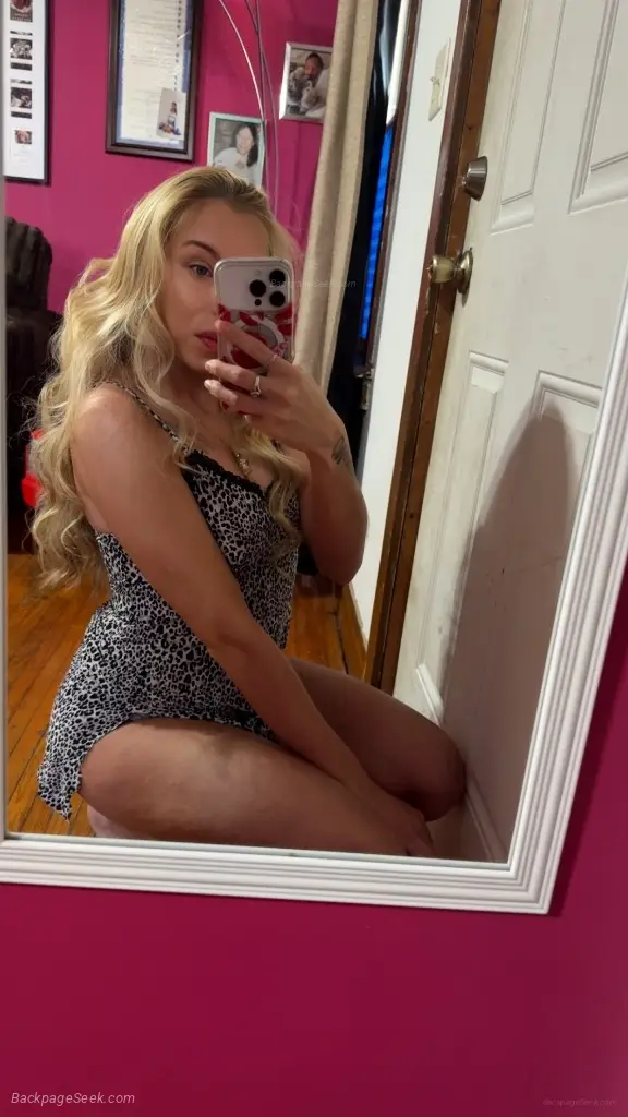 Blue Eyed Beauty in Pittsburgh – Women Seeking Men photo 3