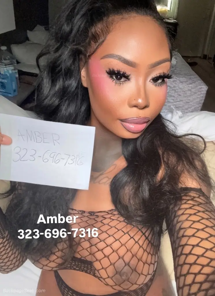 Petite Amber Back in town Visiting for a short time in Pittsburgh – Women Seeking Men photo 2