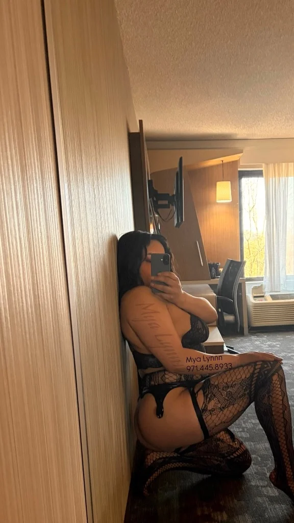 Cum On These Can I Spit On It Soaking Up The Sun And in Portland – Women Seeking Men photo 5