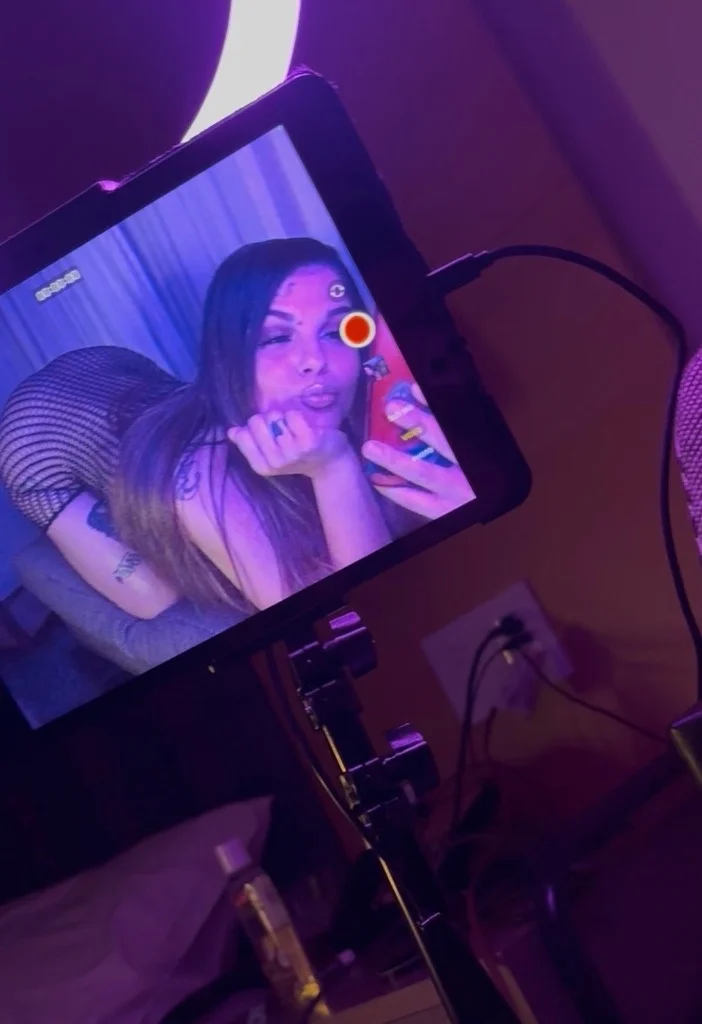 CD OR OUT ONLY ELITE CURVACEOUS LATINA BOMBSHELL in Portland – Women Seeking Men photo 2