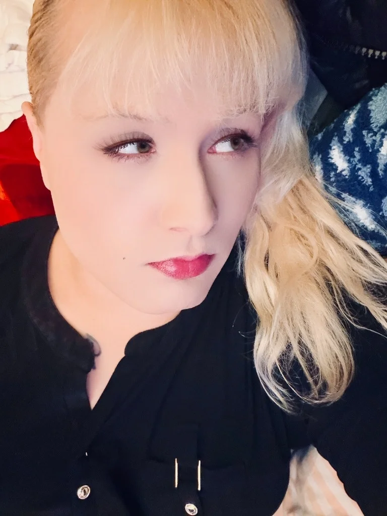 - Spicy Danika | Trans female (postop) | Late-nights | Last min