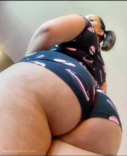 Voluptuous Exotic Hawaiian