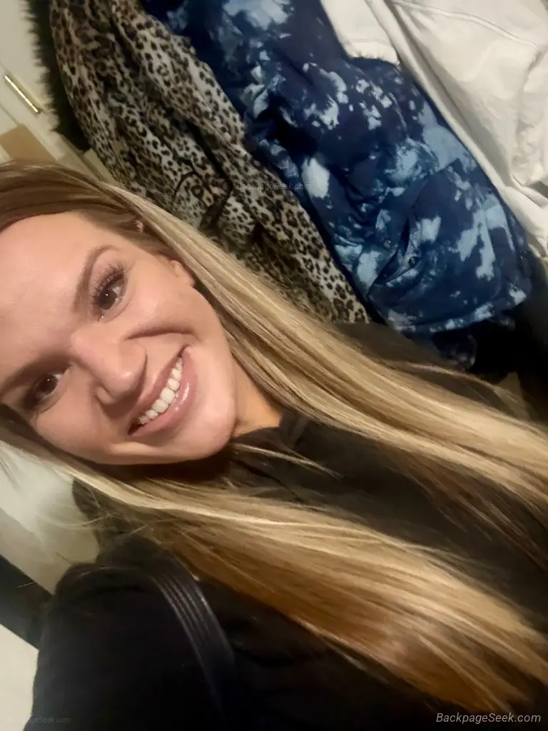 Curves blonde hair and trouble in the best way Outcalls in P... in Portland – Women Seeking Men photo 3
