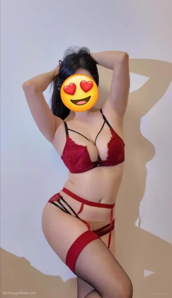 Beautiful Asian girls available bbj 69 kisses GFE