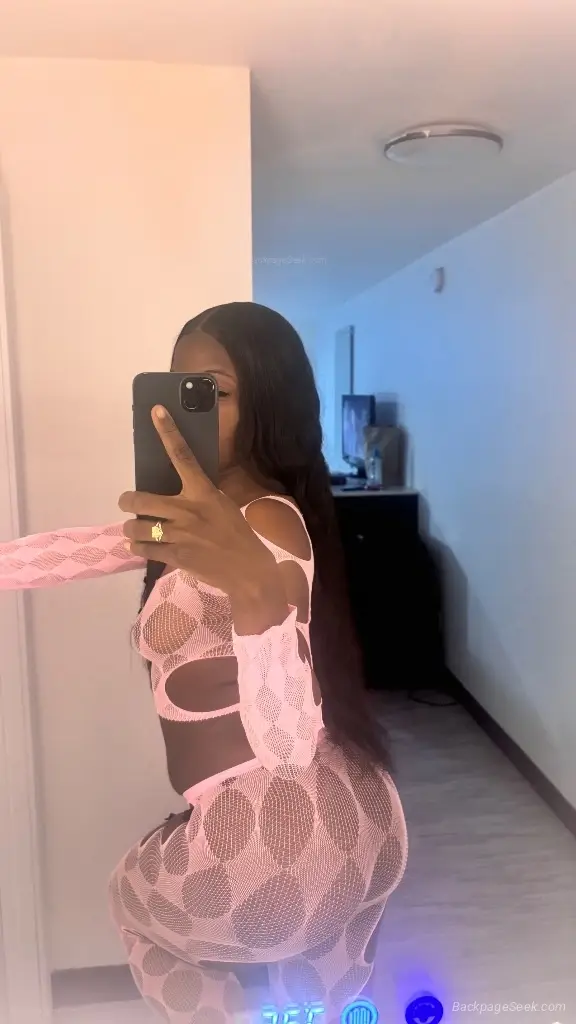 NEW IN TOWN CHOCOLATE PLAYMATE AVAILABLE NOW OUTCALL/CARDATES ONLY