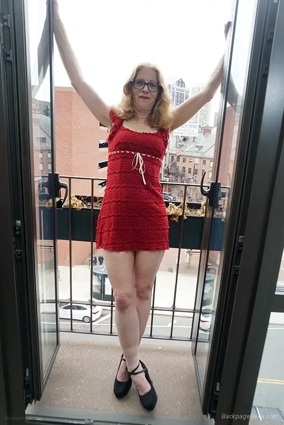 FUN NERDY MILF in Portland – Women Seeking Men photo 3