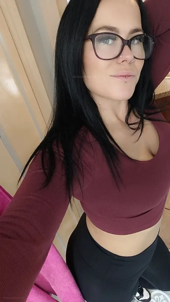 Looking for Something Real A Genuine Woman Ready for Love in Portland – Women Seeking Men photo 2