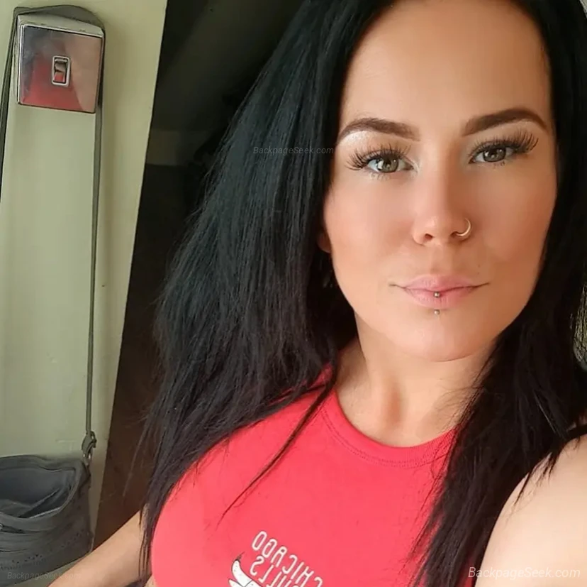 Looking for Something Real A Genuine Woman Ready for Love in Portland – Women Seeking Men photo 3
