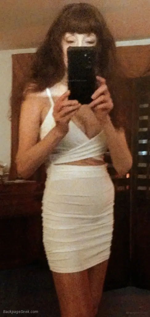Long luscious legs and smoking hot curves New offerings QV a... in Portland – Women Seeking Men photo 4