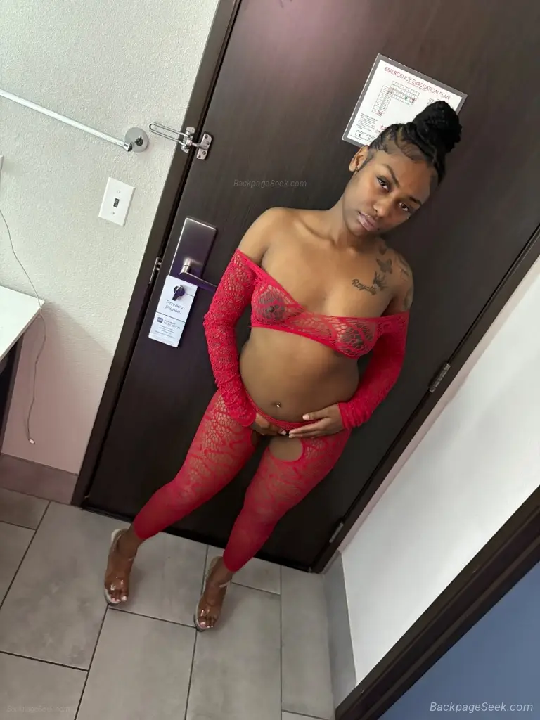 CUM see me a petite sexy choclate bad girl in Portland – Women Seeking Men photo 3