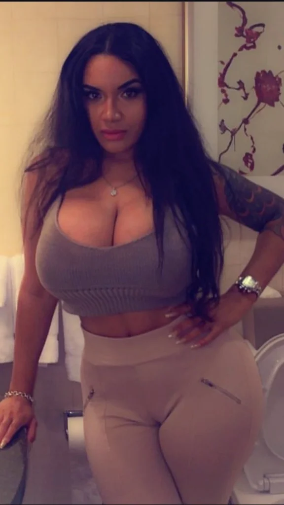 Where Weak Boys Become Devoted Men - Mommy Farrah in Providence – Women Seeking Men photo 3