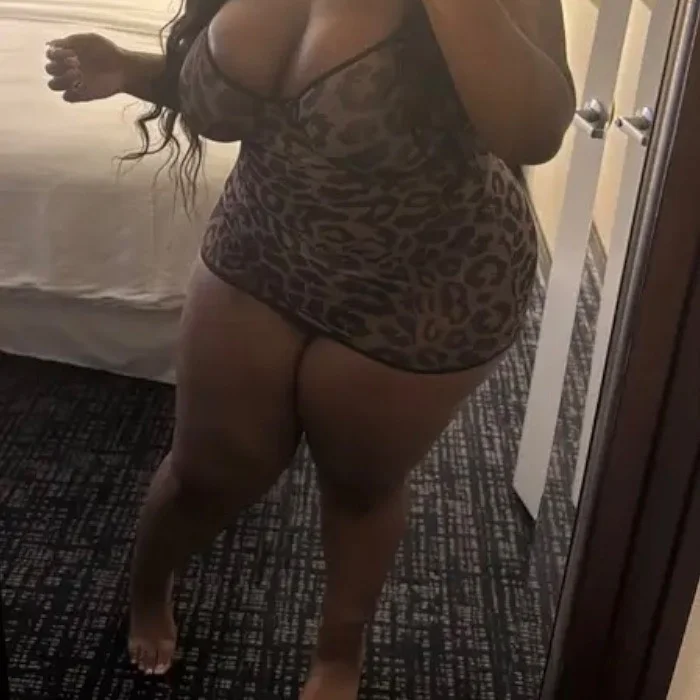 SPECIALS BIG BOOTY WET KITTY WET MOUTH GODDESS