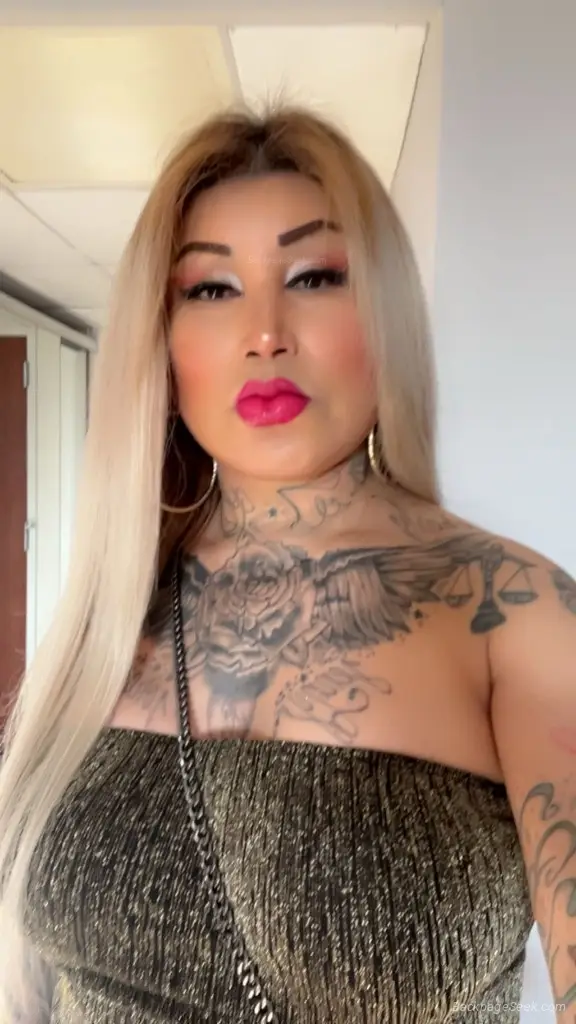 big tits and erotic kinky ass girl in Providence – Women Seeking Men photo 2