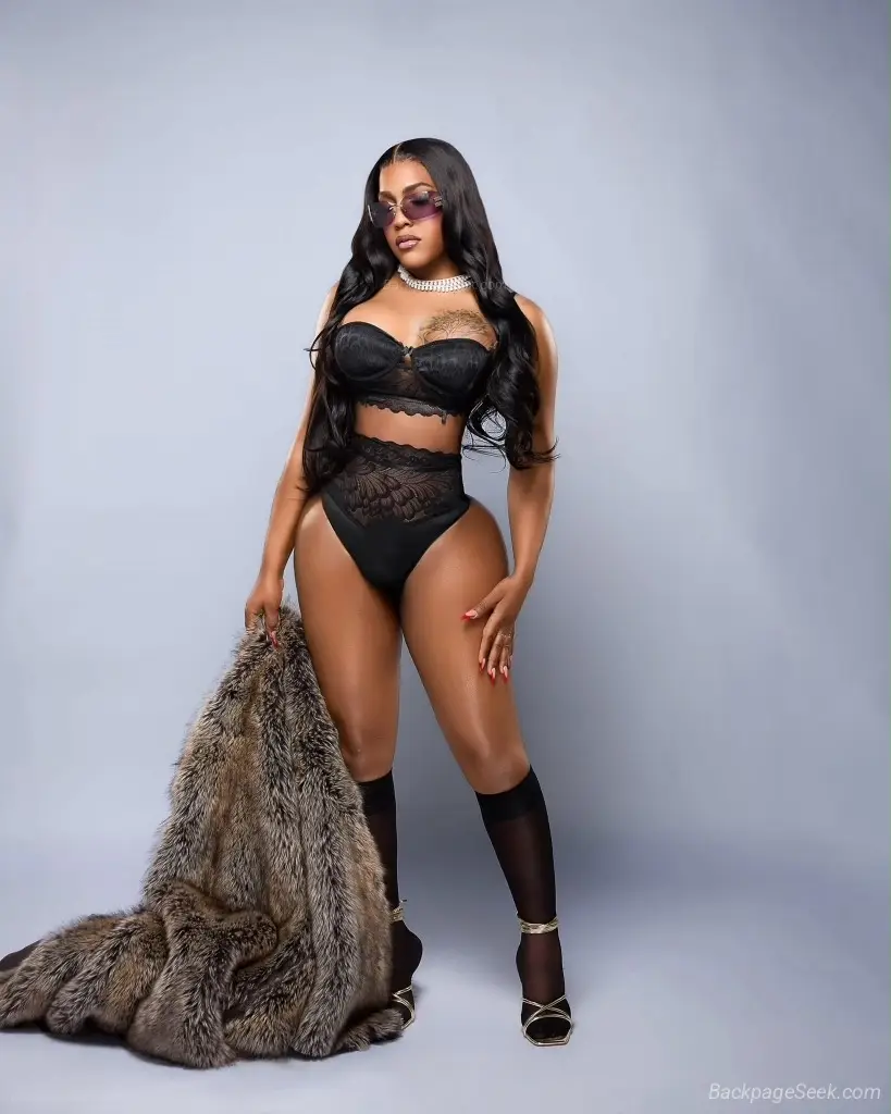 Versatile XL transsexual in your area With plenty of milk re... in Providence – Women Seeking Men photo 5
