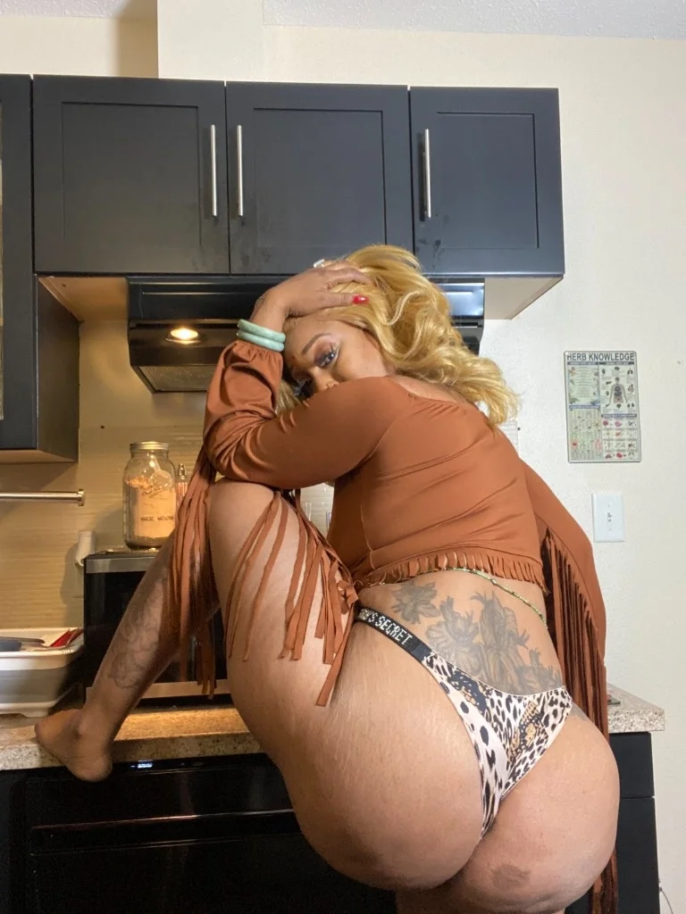 FINALLY IN RALEIGH NC BIG BOOTY 49 INCHES DOMINATION in Raleigh – Women Seeking Men photo 2