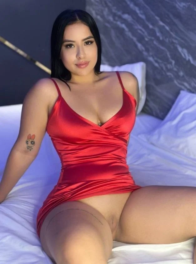 Hi I'm a very spicy Latina I'm here to fulfill your fantasy... in Raleigh – Women Seeking Men photo 2
