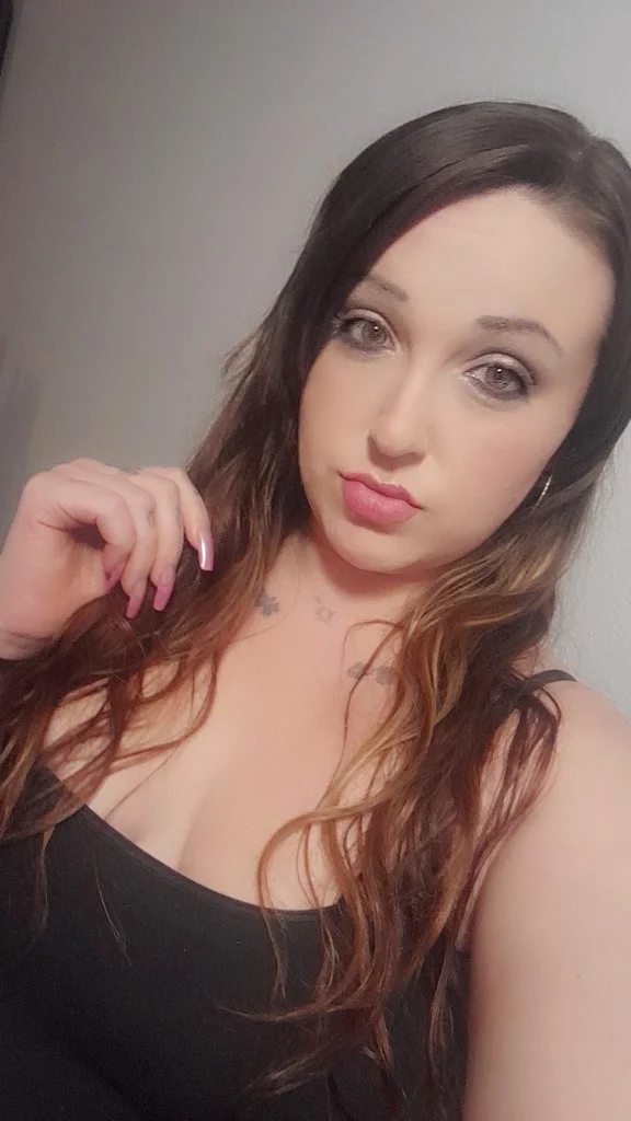 hey baby treat yourself to some of thebest pussy youve ever... in Reno – Women Seeking Men photo 6