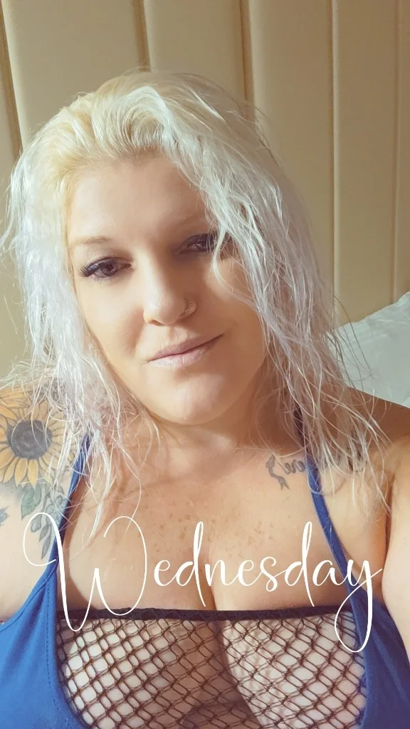 Its Fucking Friday IM A GOOD FUCKING TIME Who is horny and w... in Reno – Women Seeking Men photo 5
