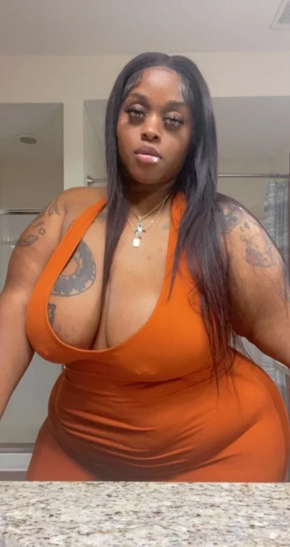 Thickk Light Skinn BBW Masseuse Deposit Require For First Me... in Reno – Women Seeking Men