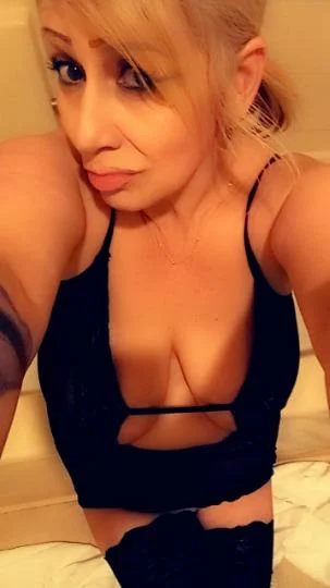 Tightest lil Kitty in the biggest lil city in Reno – Women Seeking Men photo 2