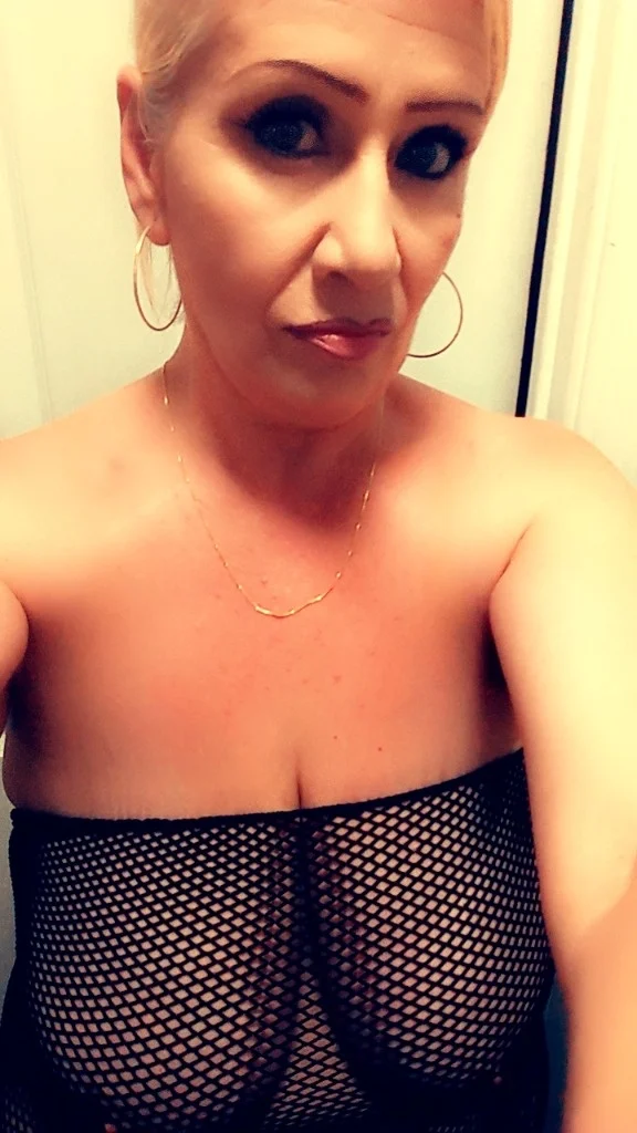 Tightest lil Kitty in the biggest lil city in Reno – Women Seeking Men photo 5