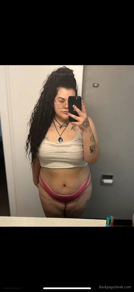 The Thickest Snowbunny Around Thick thighs Pretty green eyes in Reno – Women Seeking Men photo 4