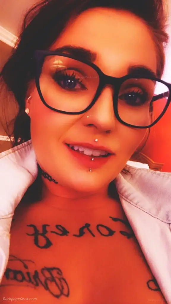thick white girl with a fat ass and a pink pussy 4 u in Reno – Women Seeking Men photo 5