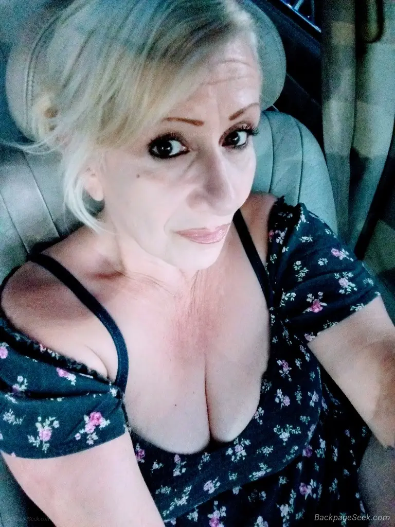 Tightest lil pussy in the biggest lil city in Reno – Women Seeking Men photo 2