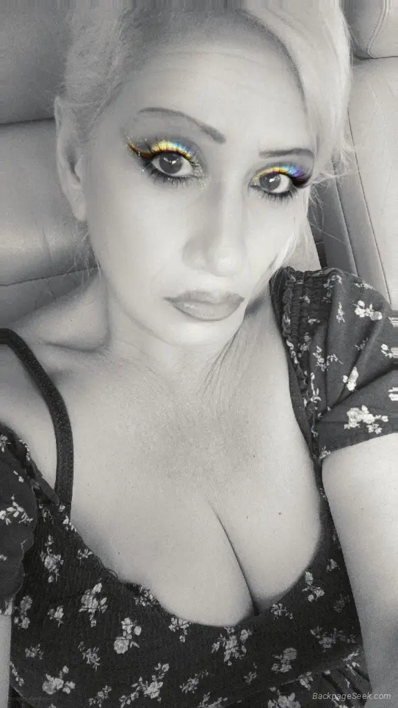 Tightest lil pussy in the biggest lil city in Reno – Women Seeking Men photo 4