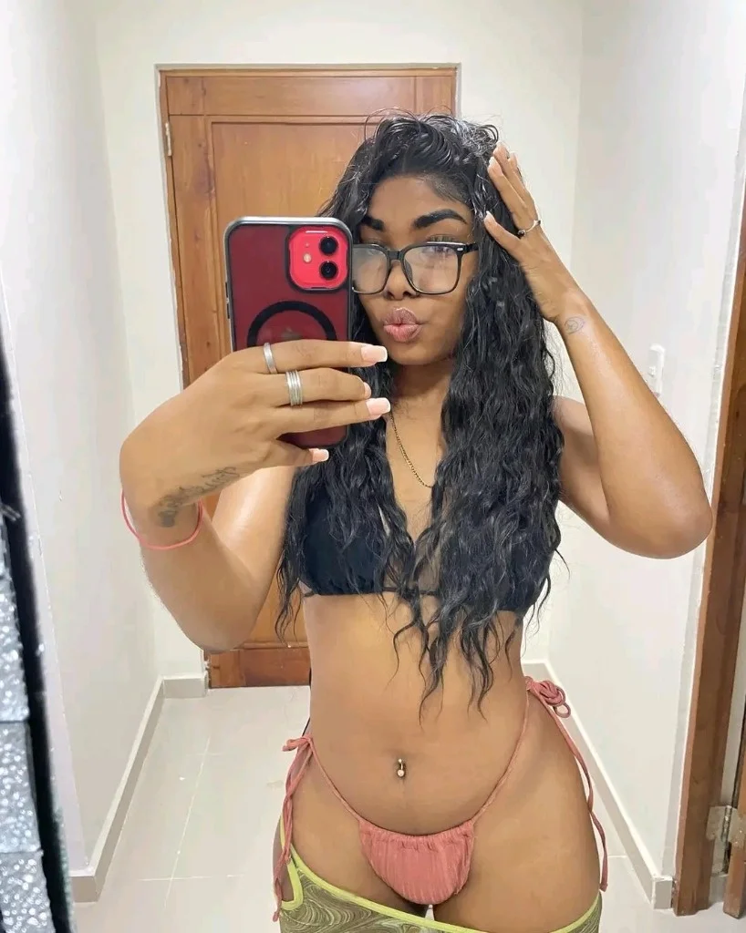 Sexy Latina available 24/7 to please you in all your fantasies