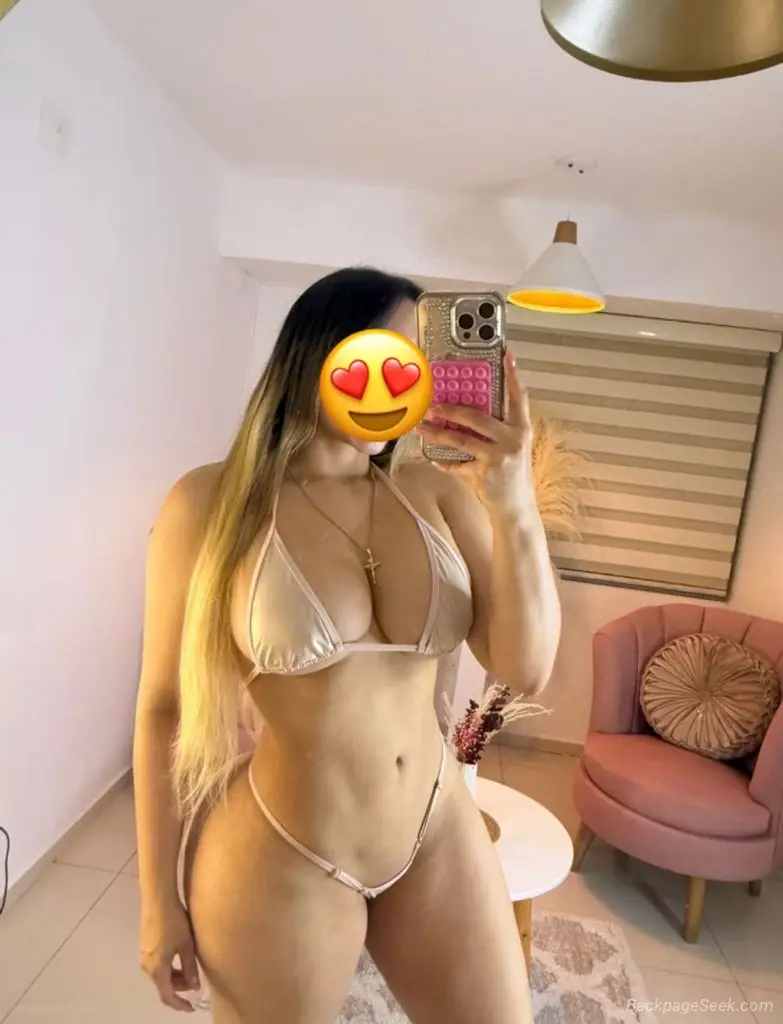 Hola soy una hermosa chica latina soy nueva en la ciudad aca... in Richmond – Women Seeking Men photo 3