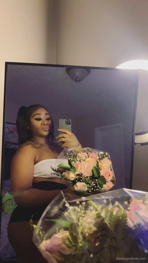 your little secret Naughty or Nice in Richmond – Women Seeking Men photo 5